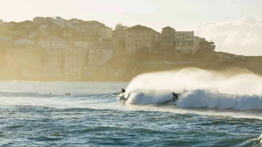 Guide to Surfing Sydney.
